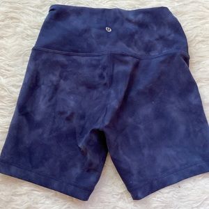 lululemon blue diamond dye biker shorst